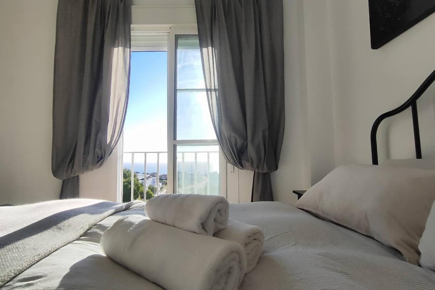 Apartamento Atico Familiar Vistas Al Mar Manilva Exterior foto